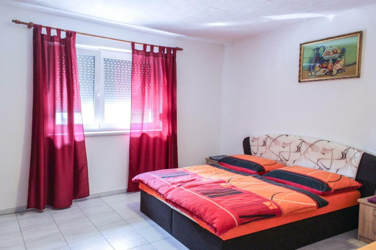 Apartman Marta Banka Екстер'єр фото