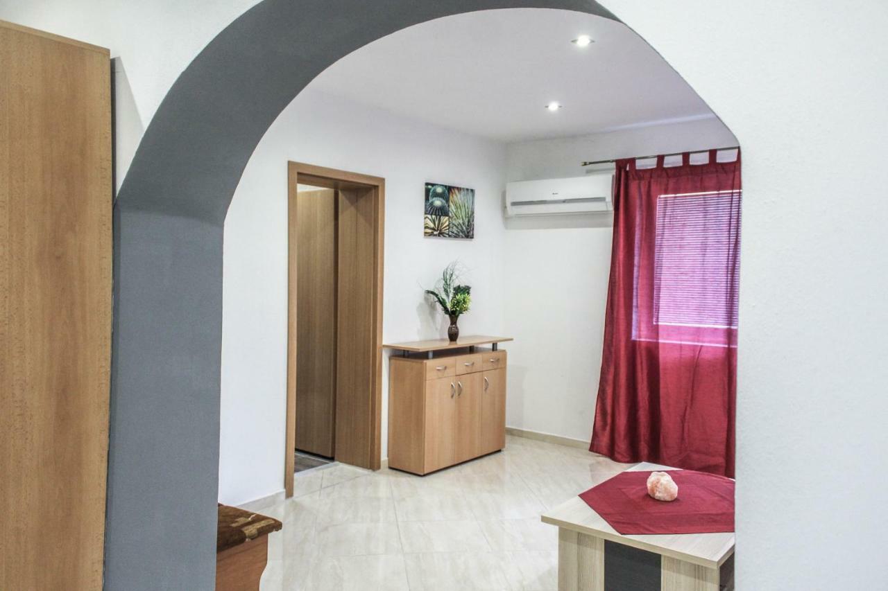 Apartman Marta Banka Екстер'єр фото