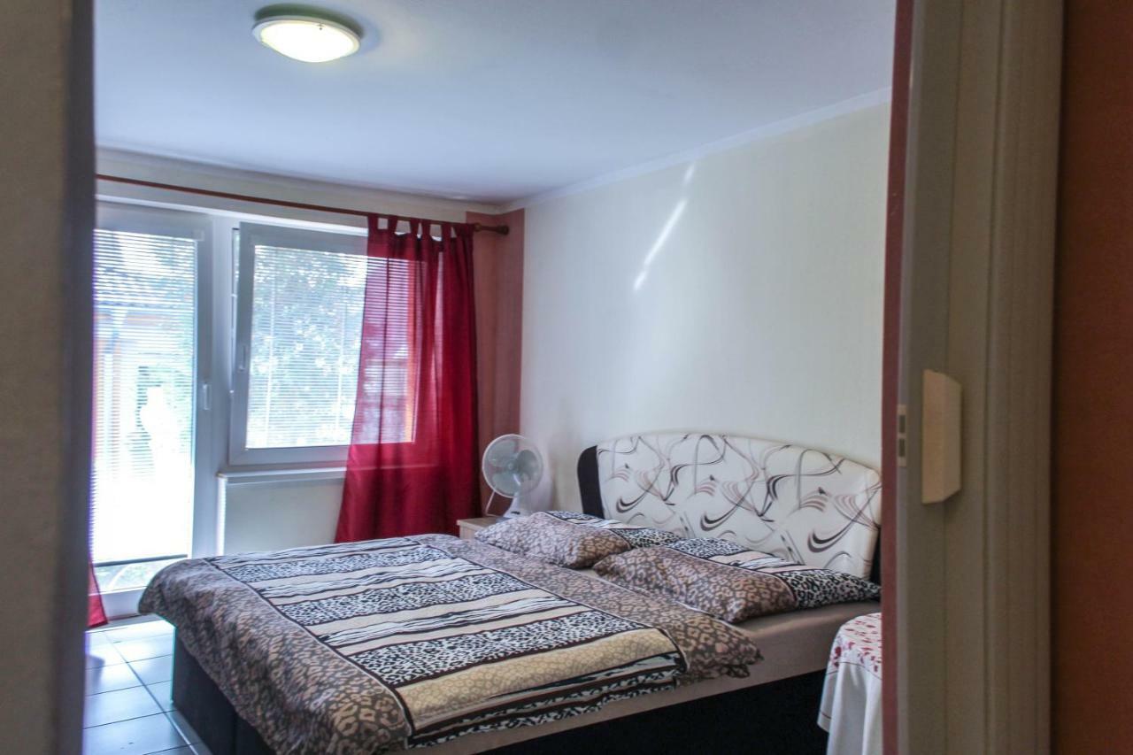 Apartman Marta Banka Екстер'єр фото