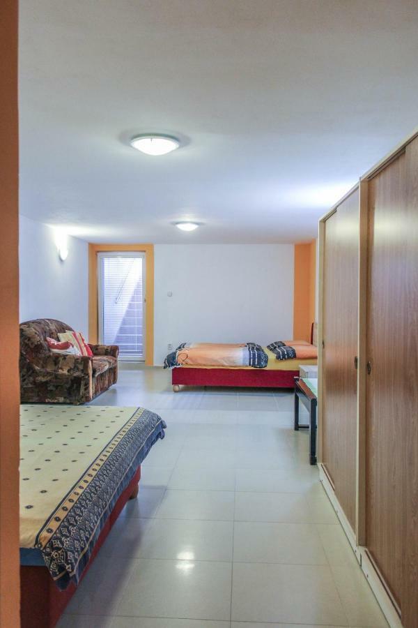 Apartman Marta Banka Екстер'єр фото